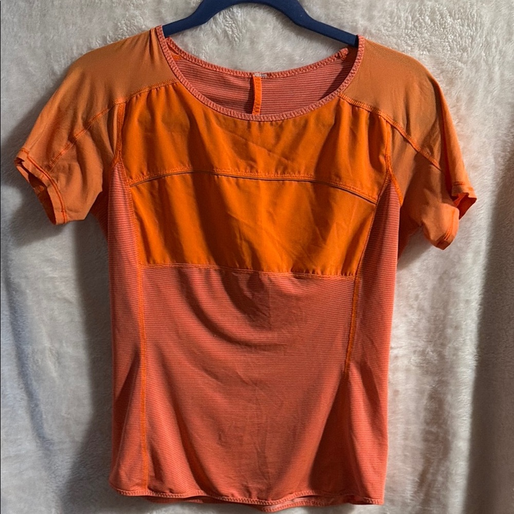 Lululemon size 6 running/workout top